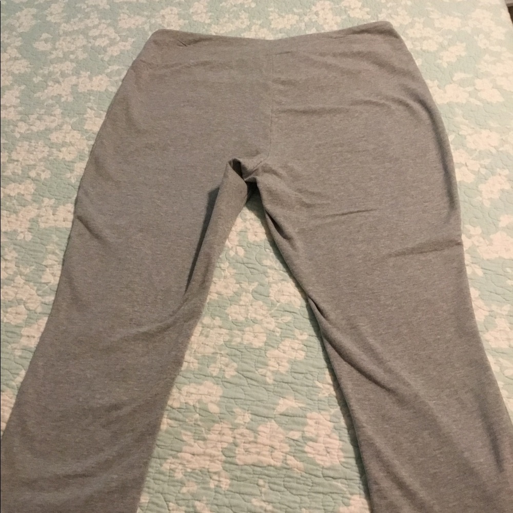Capris - Picture 4 of 8